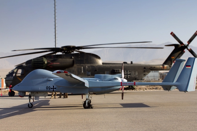 Das unbemannte Aufklärungssystem Heron 1 ist für die Soldaten im Einsatz das Auge und Ohr am Himmel. (Quelle: Cassidian Airborne Solutions/Archiv)